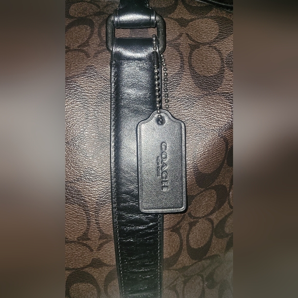 ⛔️SOLD!⛔️COACH Unisex Voyager Bag In Signature Canvas Duffle Bag VG Pre-loved - Picture 8 of 16